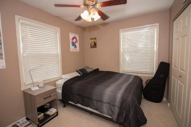 Photo - 2802-9 1/2 9 1/2 St N