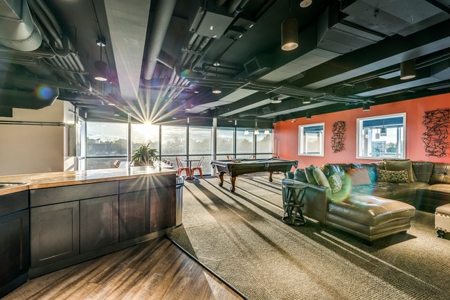 9C Lounge