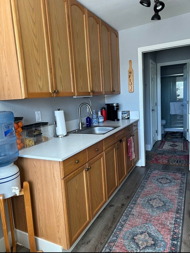 kitchen - 17709 Sunset Way Unit 3