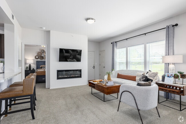 2BR, 2BA - 1050SF - Living Room