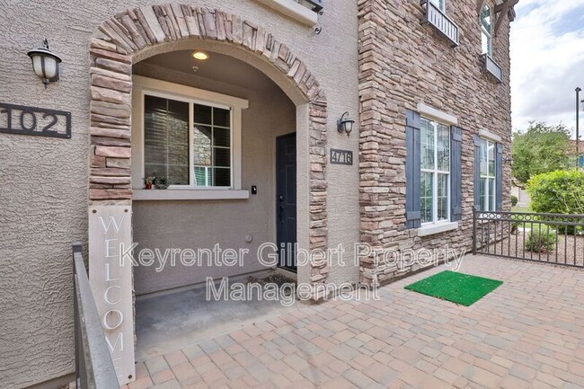 Photo - 4716 E Red Oak Ln House