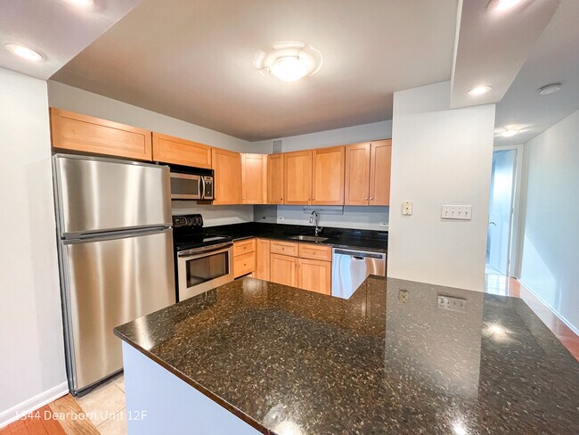 Photo - 1344 N Dearborn St