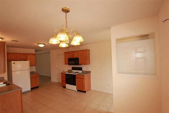 Photo - 601 Sherard Cir