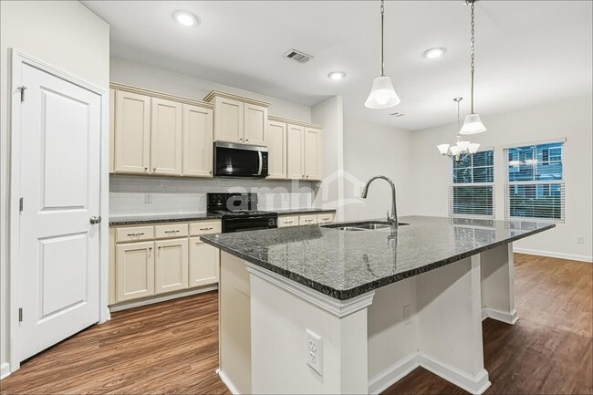 319 Crabapple Cir