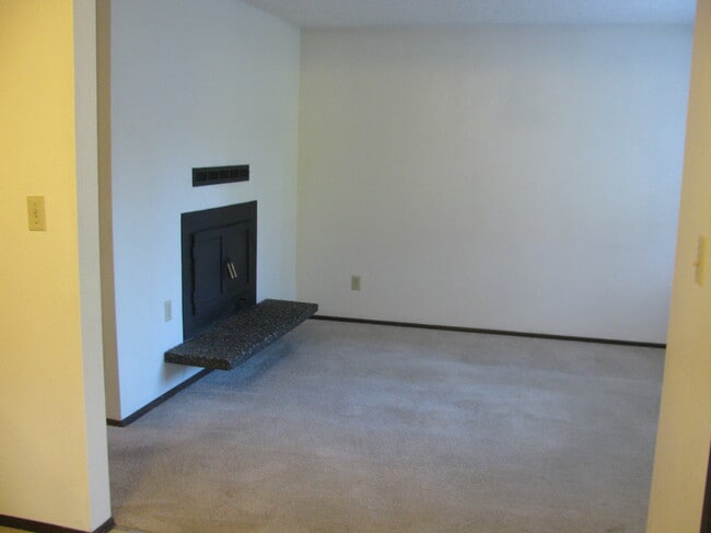 Photo - 14713 132nd Ave E Unit A