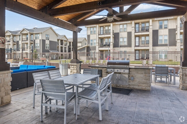 Outdoor Grilling Area - The Penwell
