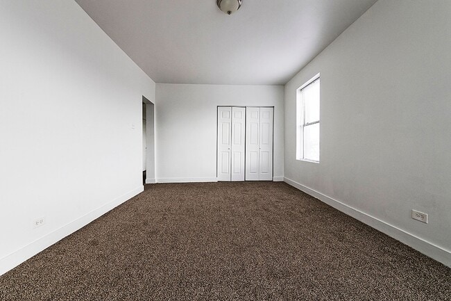808 W 76th
