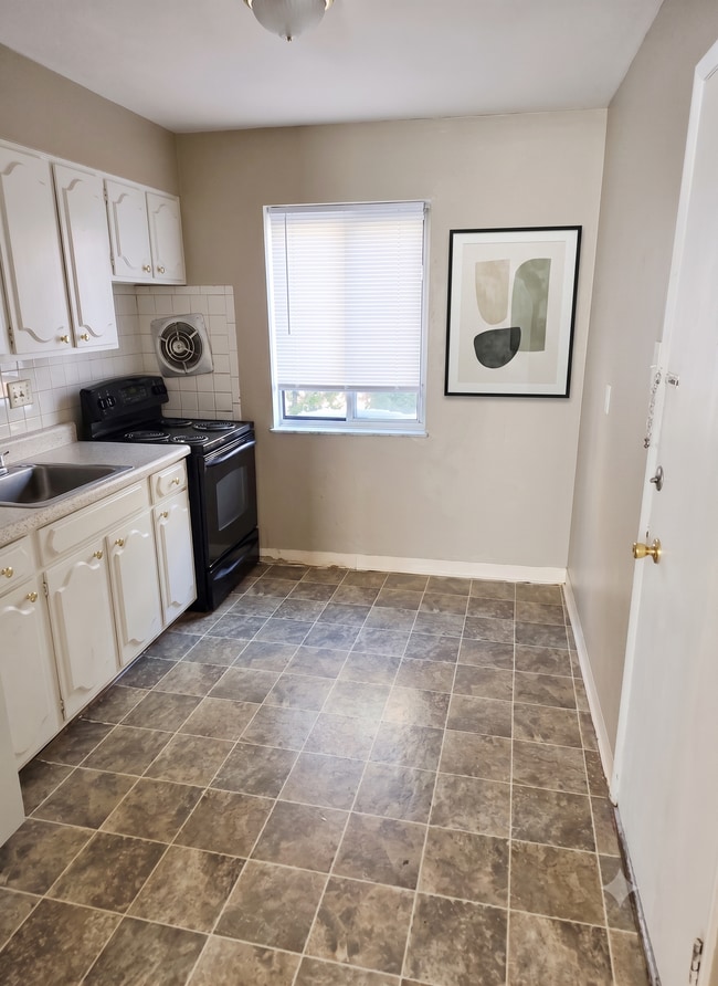 Photo - 7701 Circle Dr Unit C