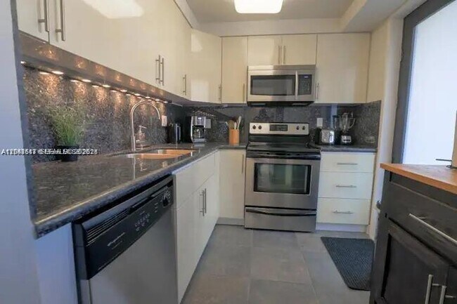 Photo - 301 Golden Isles Dr Unit 109