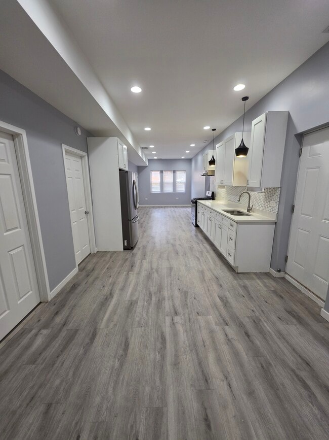 2113 W 18th Pl Unidad 2113 w 18th Place