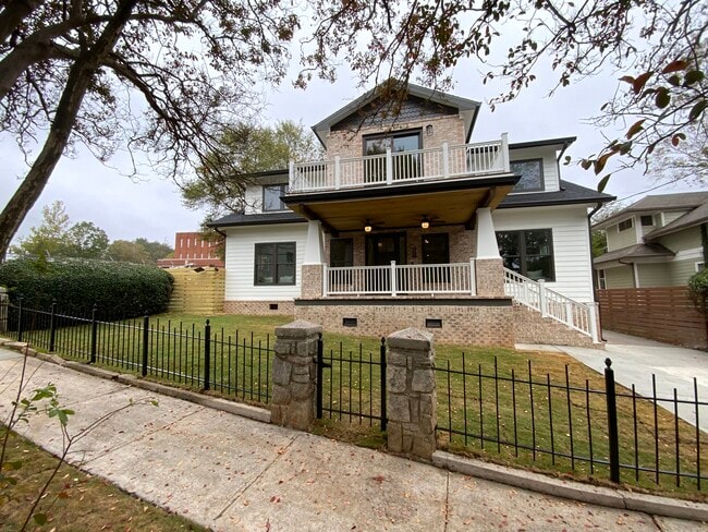 Building Photo - 116 3rd Ave