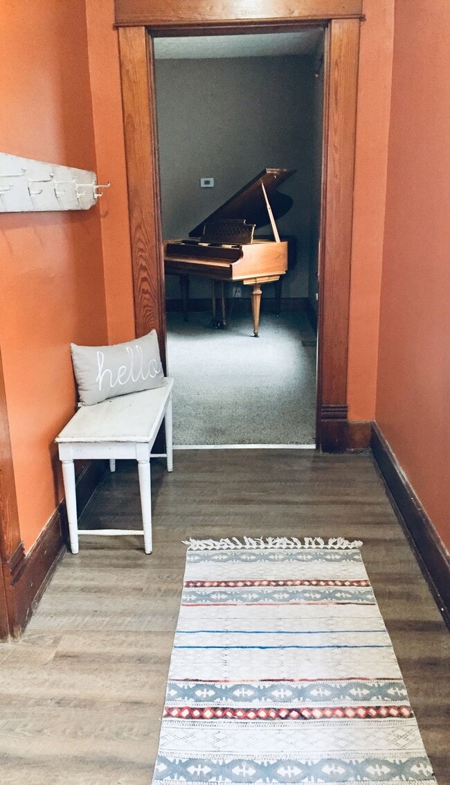 Photo - 328 E Walnut Street