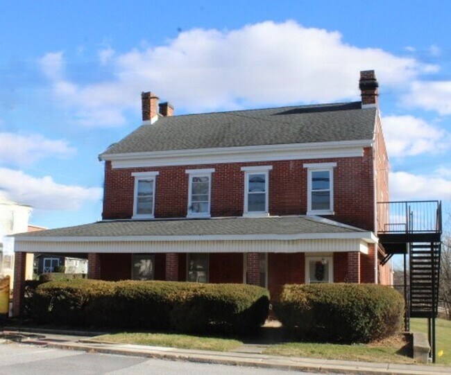 2nd floor Apartment - 2nd floor Apartment