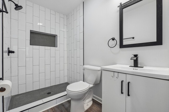 Photo - 2899 Gresham Rd SE