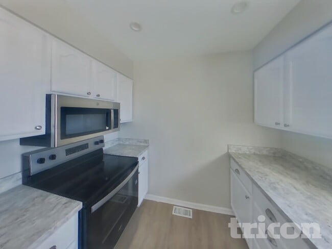 Photo - 6650 Brook Forest Dr