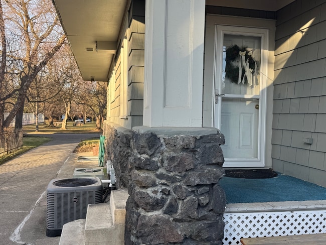 Photo - 615 W Waverly Pl