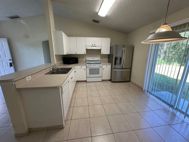 Photo - Vero Lake Estates