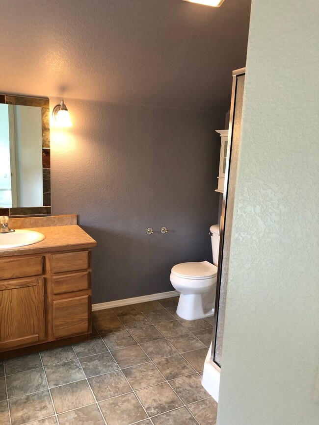 Photo - 2521 Stratford Ln
