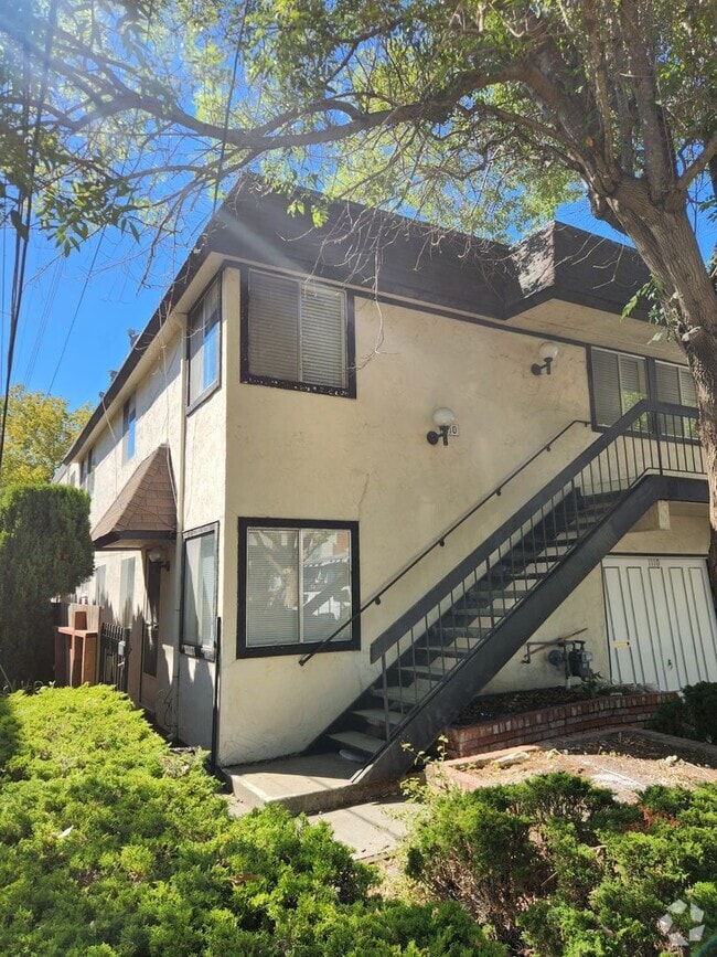 Building Photo - 1110 Douglas Ave Unit #1 Rental