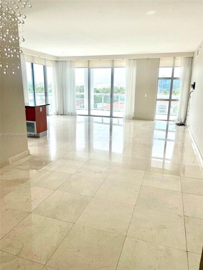 Photo - 3131 NE 188th St