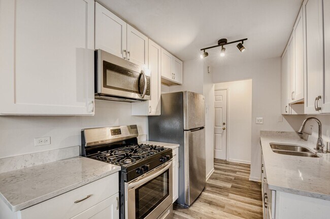 Photo - 5400 N Sheridan Rd