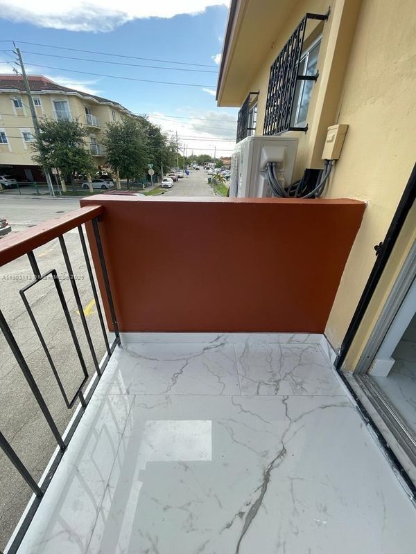 Photo - 47 NW 47th Ave