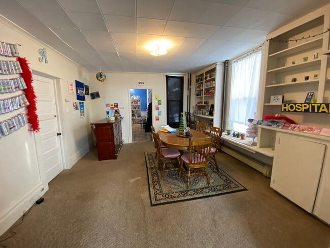 Photo - 1204 Kenwood Ave