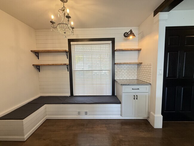 Photo - 2447 Roanoke Dr