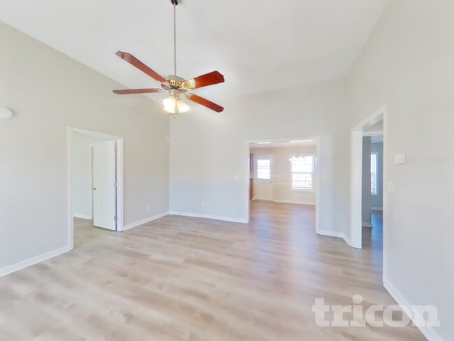 Photo - 9021 Macbeth Dr