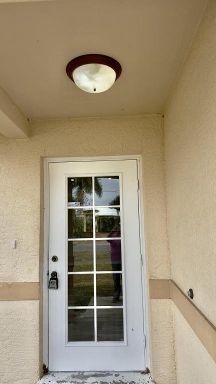 Photo - 713 Rue Labeau Cir