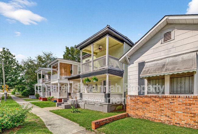 Photo - 530 E 35th St Unit B