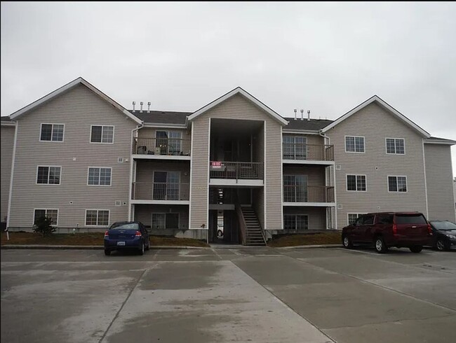 Green River 3 bed 2 bath Pet ready! - Green River 3 bed 2 bath Pet ready! Condo Unit 6