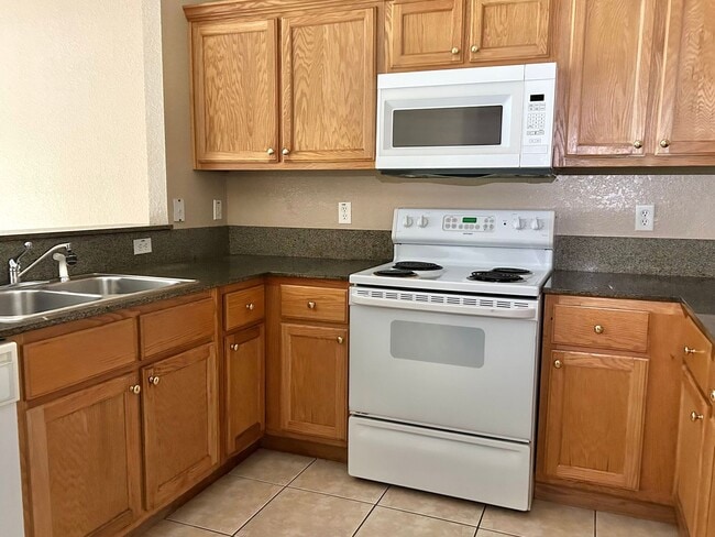 Photo - R# 5900-P Unit C