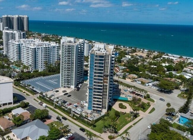 Building Photo - 2715 N Ocean Blvd Unit 2E Rental