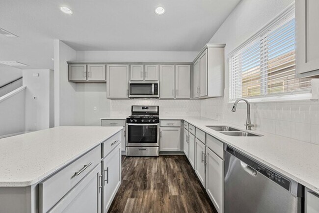 Photo - 8128 Daisy Cutter Crossing