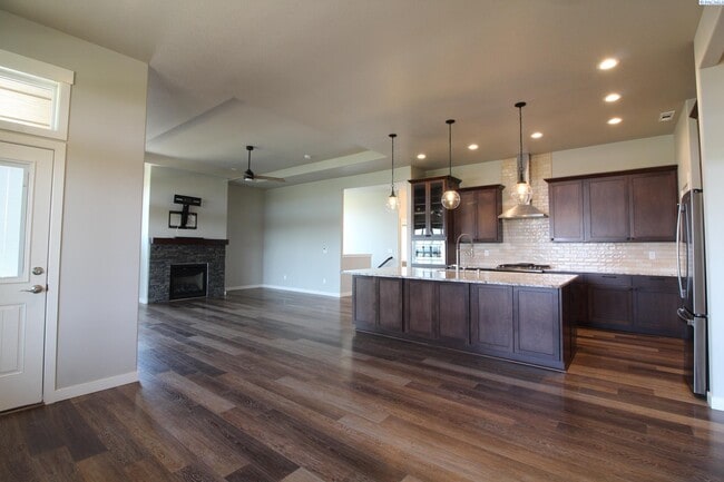 Photo - 4 Bed/2.5 Bath + an Office Home in Richland