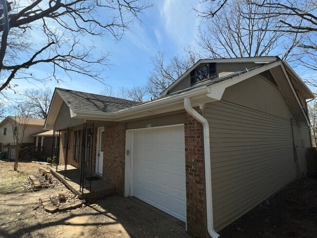 Photo - 2715 Jadestone Dr