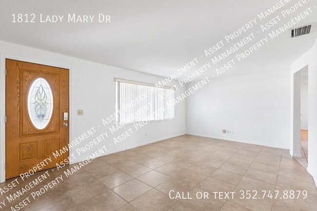 1812 Lady Mary Dr