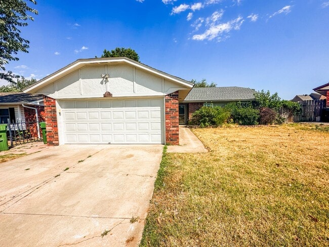 Great 3 Bed & 2 Bath Home in Yukon! - Great 3 Bed & 2 Bath Home in Yukon!