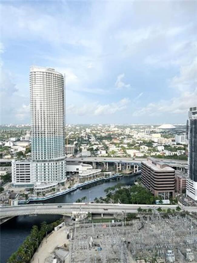 Photo - 92 SW 3rd St Unidad 92 SW 3 St  3606