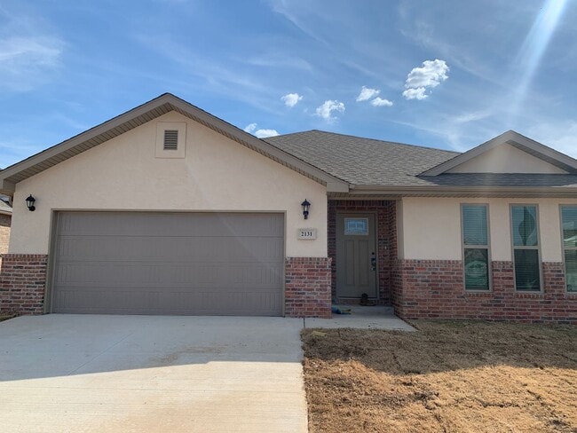 Building Photo - Modern 3-Bedroom Home with Open Floor Plan, Covered Patio & Fenced Yard in Centerton!