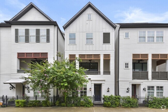 Building Photo - Bikes, Bars & Bliss – Rent This City Retreat! Rental