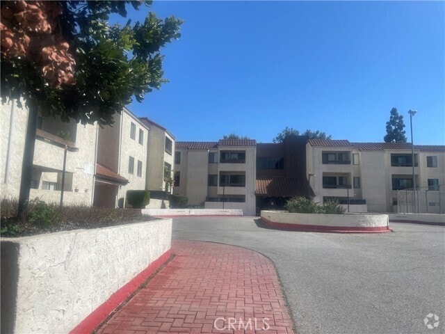 Building Photo - 600 W 3rd St Unit A310 Rental