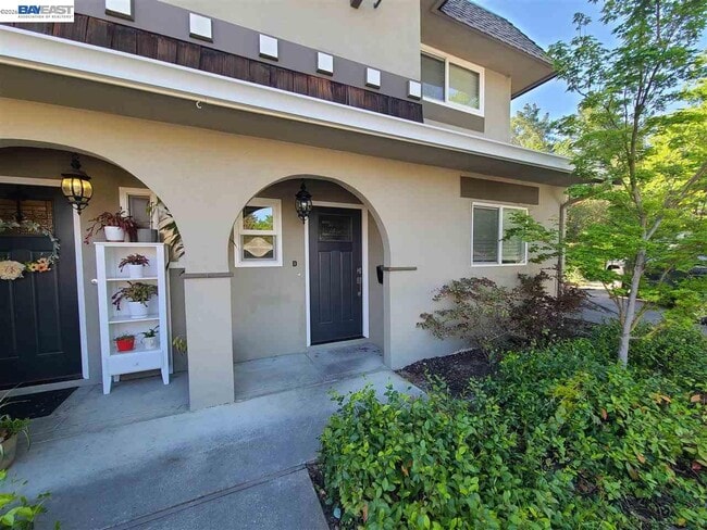 Photo - 749 Palomino Dr