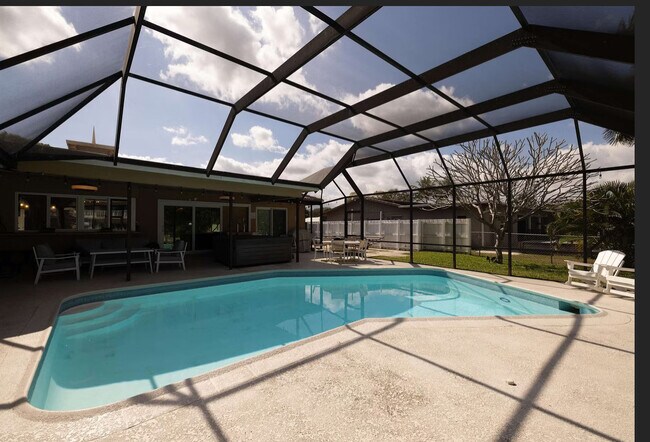 Photo - 5921 SW 17th Ct