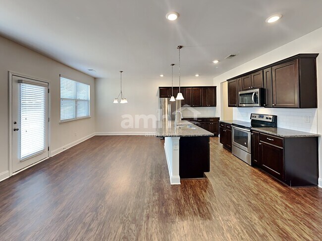 Photo - 141 McBee St