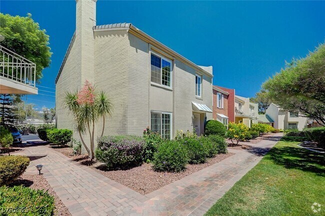 Building Photo - 578 Tam O Shanter Rental