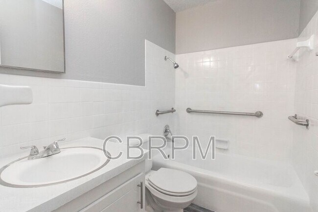 Photo - 1317 52nd St