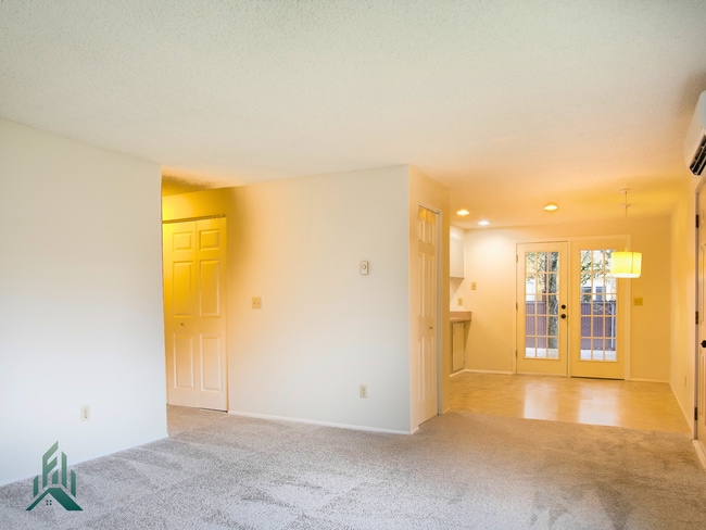 Photo - Quiet and comfortable 3 bed/ 1 bathroom house