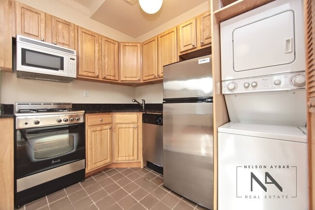 Photo - 898 Union St